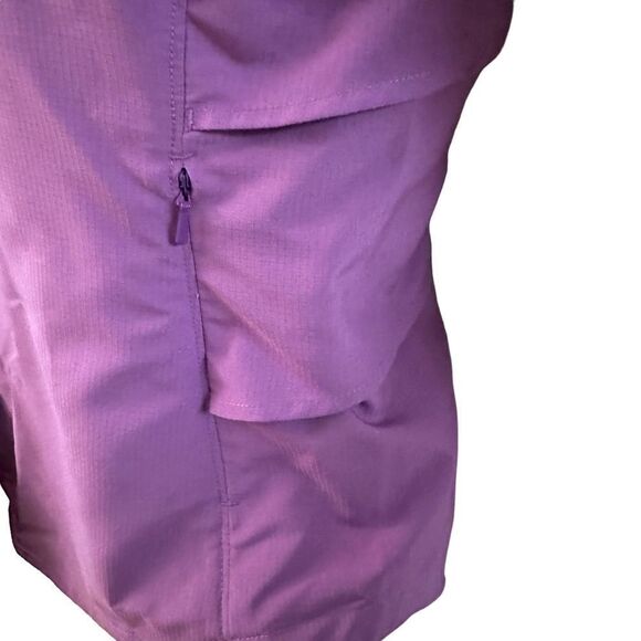 Duluth ~ Lilac Purple Women’s Top ~ snap button closure~ zipped pockets~ size XS - Picture 4 of 8